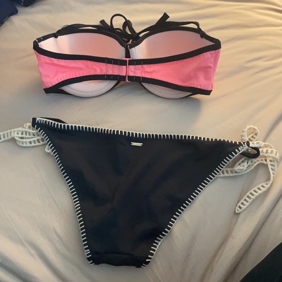 VS Swimsuit bikini set - Picture 2 of 4
